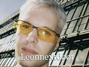Leonnextdoor